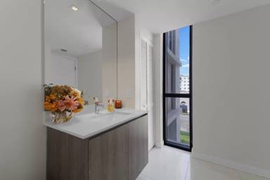 Main picture of 1501 SW 37th Ave
