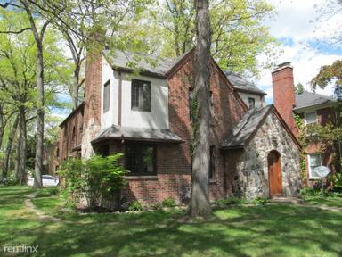 Main picture of 2324 Kenwood Blvd