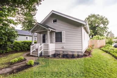 Main picture of 7306 N Fiske Ave