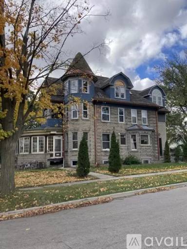 Main picture of 711 Maple St