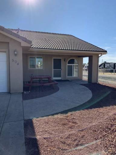 Main picture of 594 N Ironwood Ave