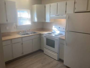 Main picture of 100 Jefferson Pl