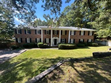 Main picture of 715 Montague Rd