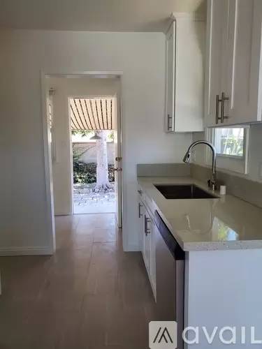 Main picture of 914 E Mabel Ave