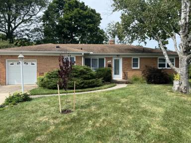 Main picture of 1341 Algonac St