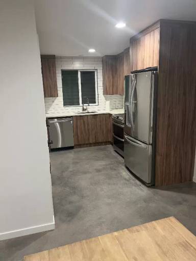 Main picture of 233 E Center St