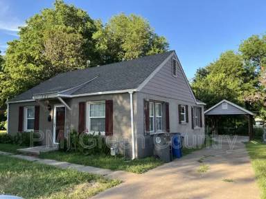Main picture of 131 N Louisville Ave