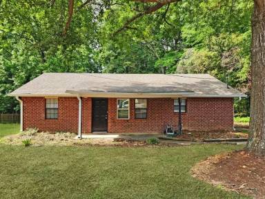Main picture of 731 W Creek Cir