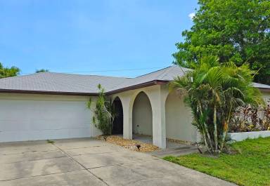 Main picture of 6545 Waterford Cir