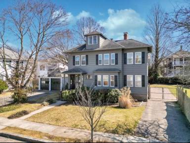 Main picture of 16 Pierpont Rd