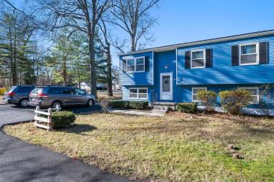 Main picture of 330 Benfield Rd