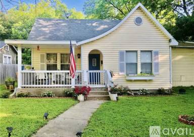 Main picture of 205 W 5th St
