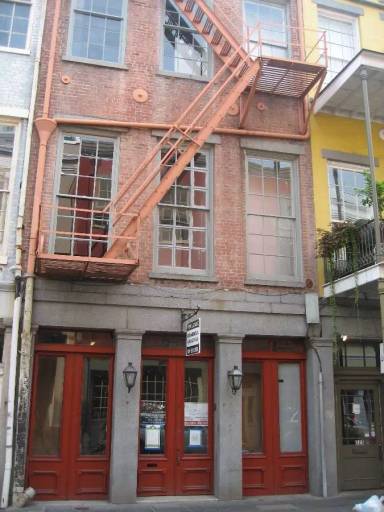 Main picture of 321 Chartres St