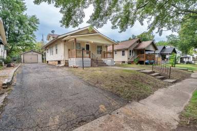 Main picture of 2215 SW Hazelton Ct