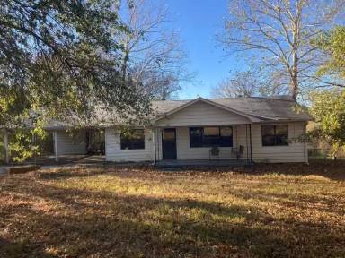 Main picture of 513 Highway 10 NE