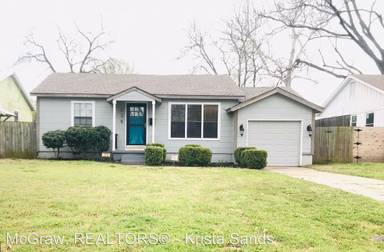 Main picture of 238 E 45th Pl