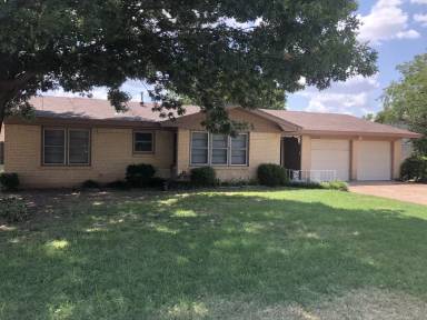 Main picture of 2410 Campus Ct