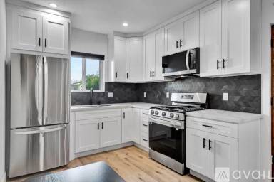 Main picture of 24447 Clipstone St