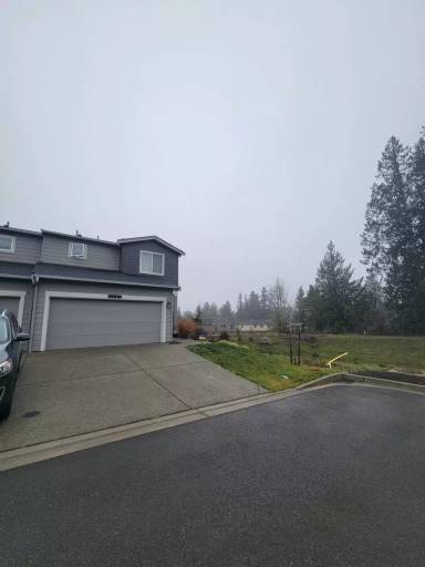Main picture of 6421 Yorktown Pl NE