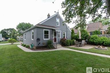 Main picture of 2840 N 89th St