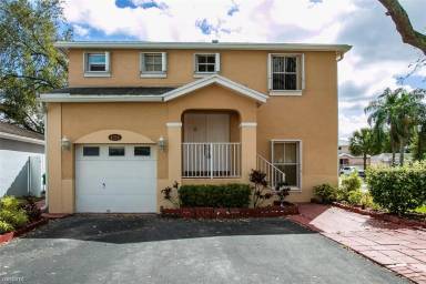 Main picture of 4254 SW 72nd Way