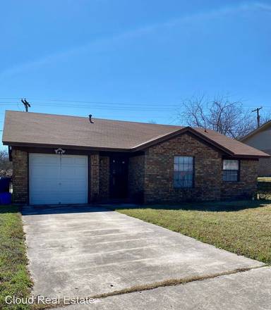 Main picture of 834 Michelle Dr