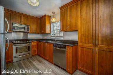 Main picture of 600 Elm Pl