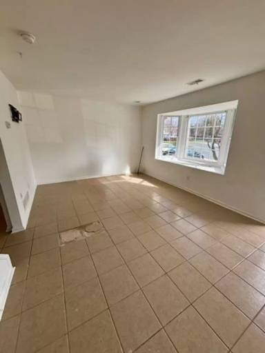 Main picture of 68 Village Dr