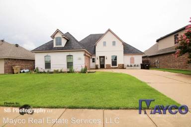 Main picture of 632 Bitter Pecan Dr