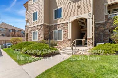 Main picture of 8427 S Hoyt Way