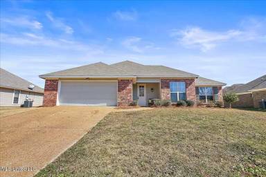 Main picture of 110 Harvey Cir