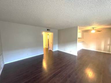 Main picture of 1245 Esplanade