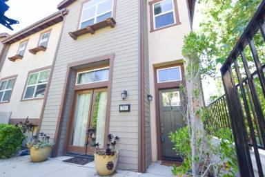 Main picture of 720 Tennis Club Ln