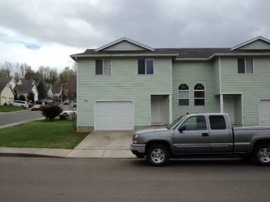 Main picture of 1107 SW Pioneer Dr