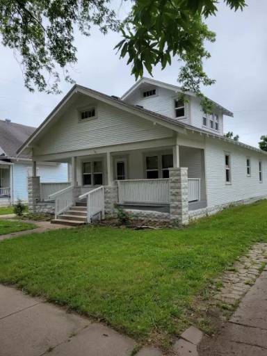 Main picture of 1841 S Water St