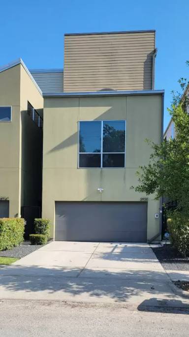 Main picture of 2920 Cline St
