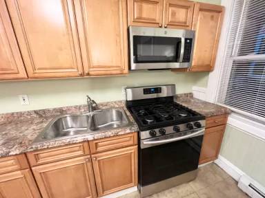 Main picture of 83 America St