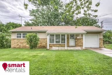 Main picture of 9 Montclair Ct
