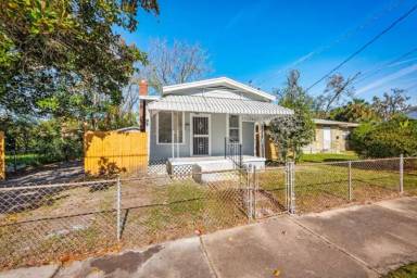 Main picture of 1029 W 25th St
