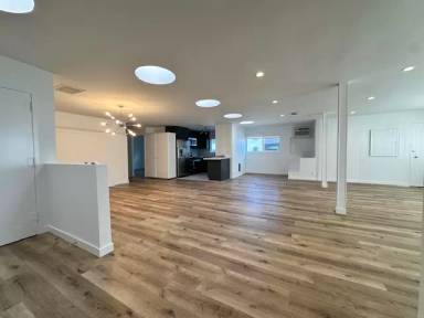 Main picture of 160 S Hayworth Ave