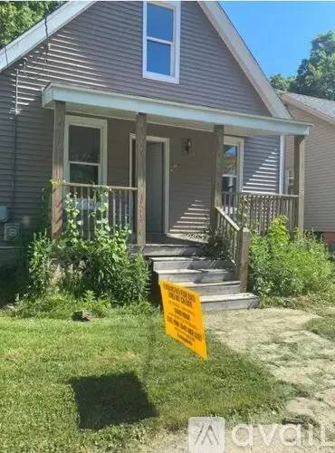 Main picture of 815 W Macqueen Ave