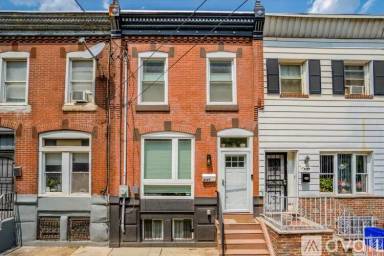 Main picture of 2127 Moore St