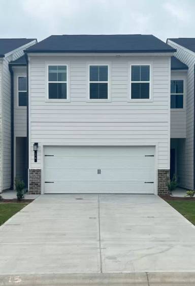 Main picture of 14 Lumpkin Ln
