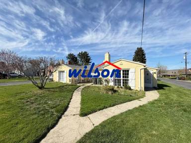 Main picture of 3401 W Yakima Ave