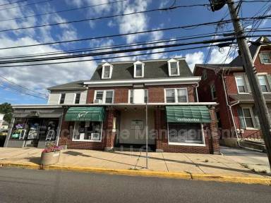 Main picture of 109 E Main St