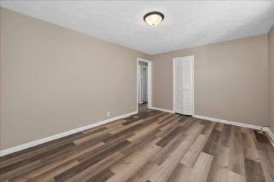 Main picture of 4721 E 16th St