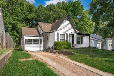 Main picture of 1068 S New Ave