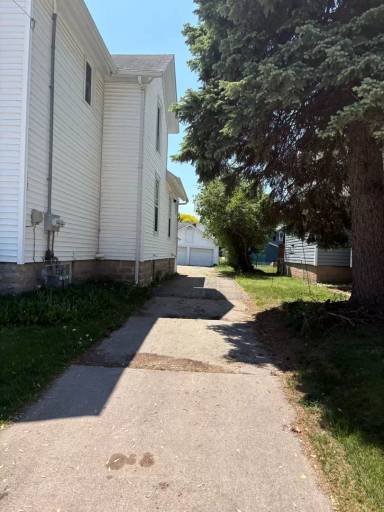 Main picture of 407 W South Park Ave