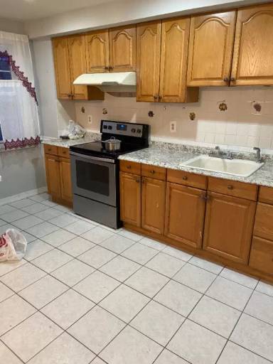 Main picture of 7128 Lynford St