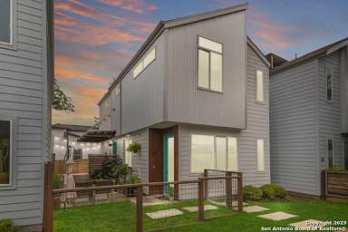 Main picture of 330 Clay St